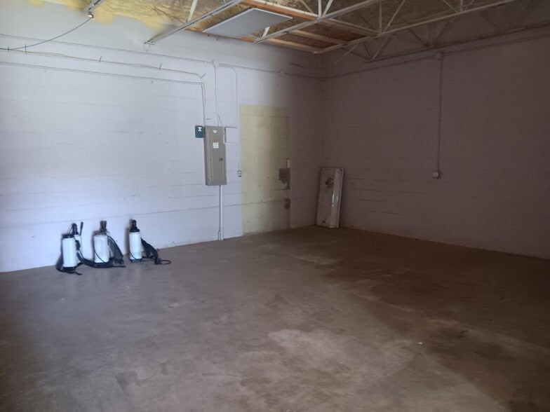 More Photos Of 208 W Rancier Ave, Killeen Storefront For Lease