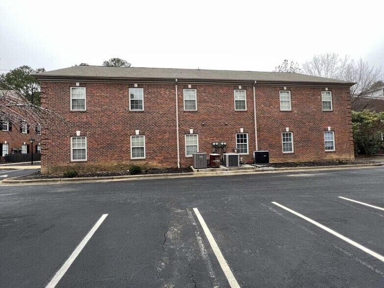 More Photos Of 123 Kingston Dr, Chapel Hill Loft Creative Space For Lease