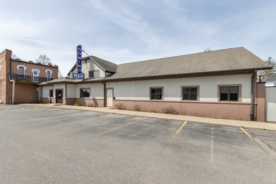 More Photos Of 740 Washington St, Wausau Bar For Sale