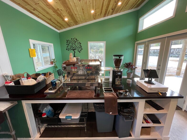 More Photos Of 2798 Highway 23 N, Eureka Springs Garden Center For Sale