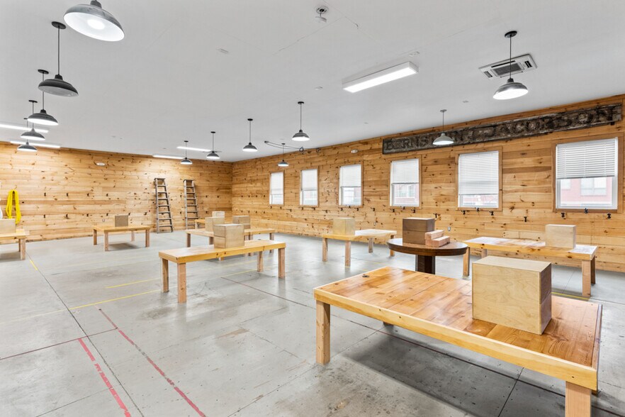 More Photos Of Custom House Wharf Street, Portland General Retail For Lease