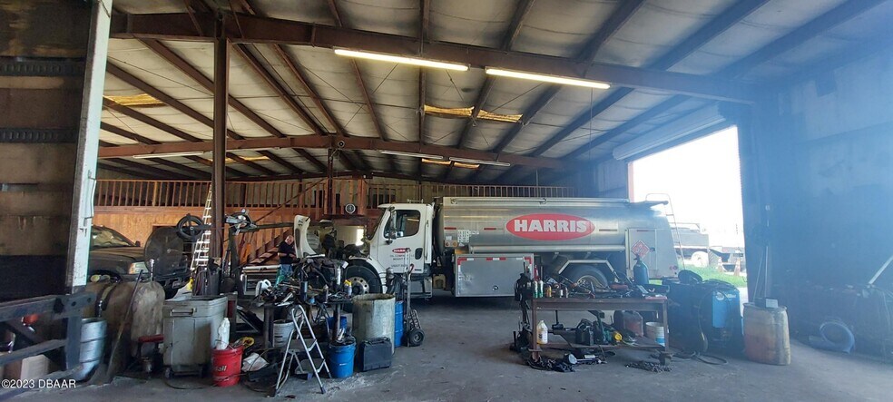 More Photos Of 21628 Fl-46, Mount Dora Warehouse For Sale