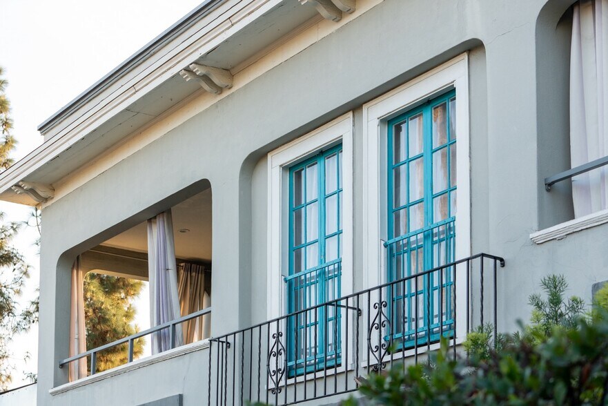 More Photos Of 107-111 N Columbus Ave, Glendale Apartments For Sale