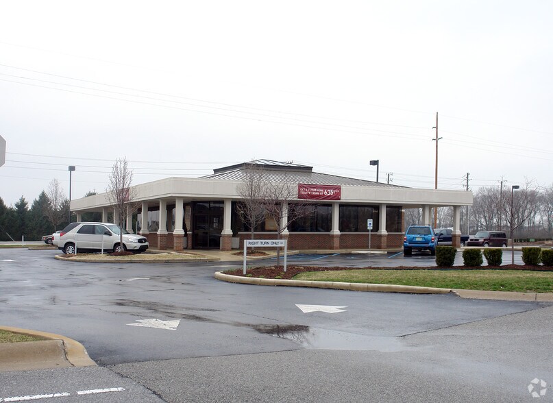 More Photos Of 1330-1350 W Southport Rd, Indianapolis Unknown For Lease