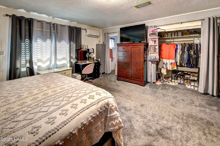 More Photos Of 2141 W 3rd St, Winslow Hotel For Sale