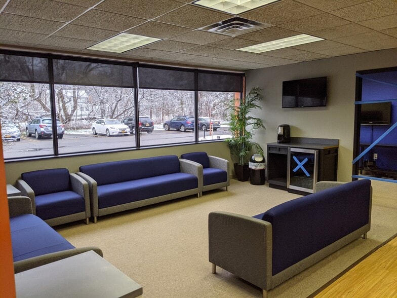 More Photos Of 800 Ayrault Rd, Fairport Medical For Lease