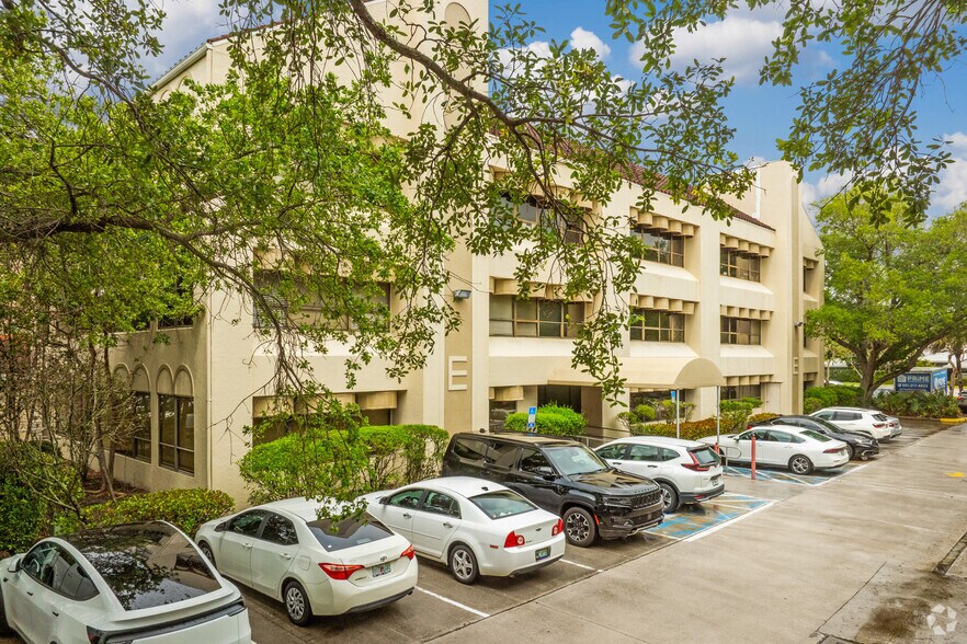 More Photos Of 900 SE Ocean Blvd, Stuart Medical For Lease