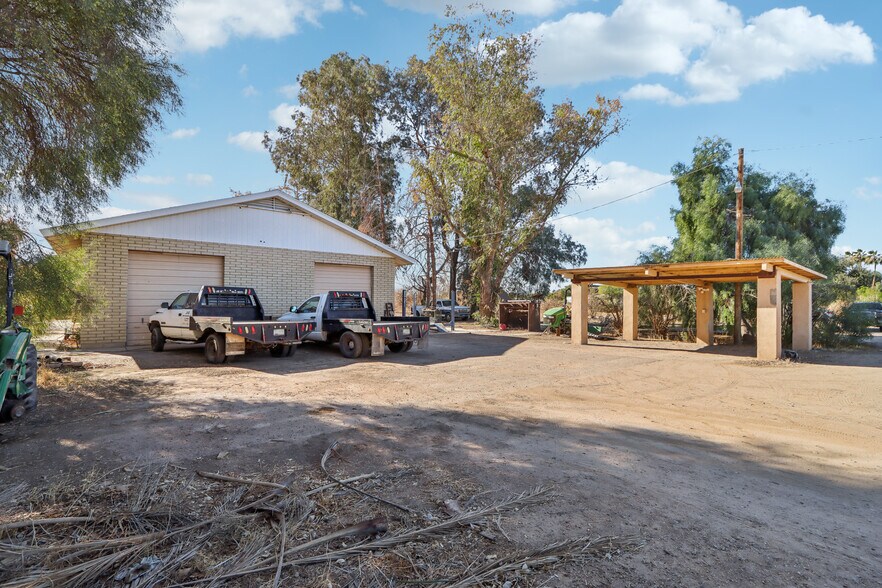 More Photos Of 15901 W Northern Ave, Litchfield Park General Retail For Sale