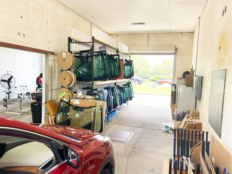 More Photos Of 608 St James Ave, Goose Creek Auto Repair For Sale