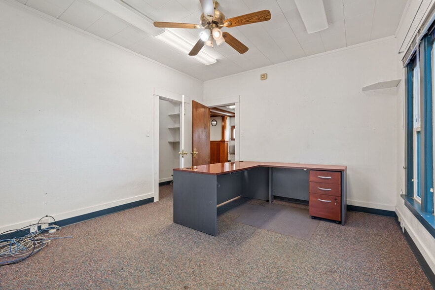 More Photos Of 1068 Market Blvd, Chehalis Office For Sale