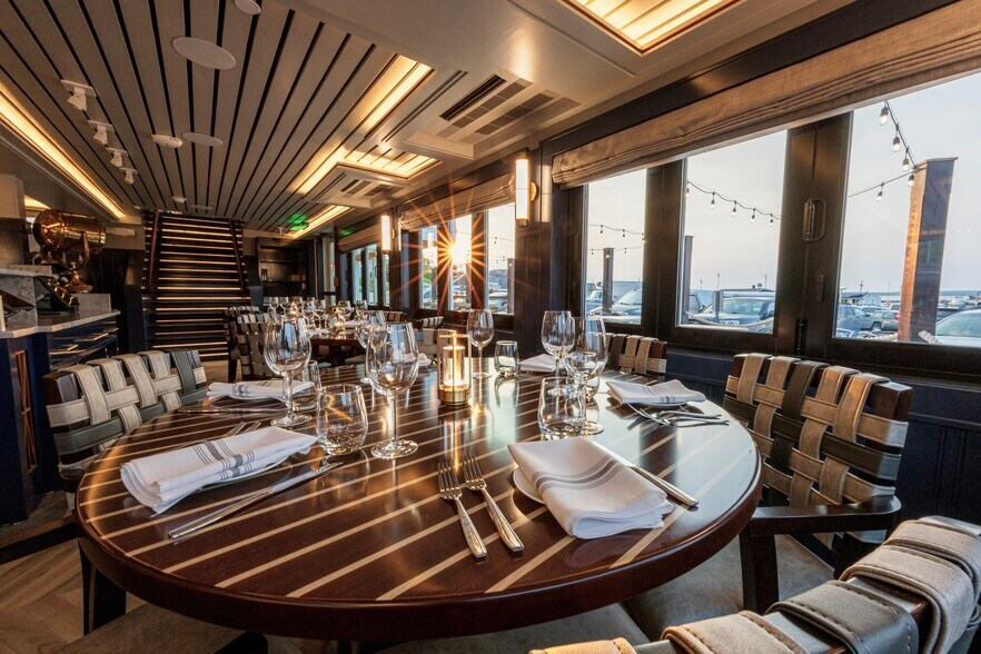 More Photos Of 212 Water St, Block Island Storefront For Sale