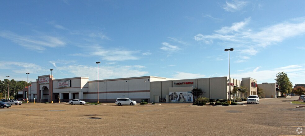 More Photos Of 5912 US Highway 49, Hattiesburg Storefront For Sale