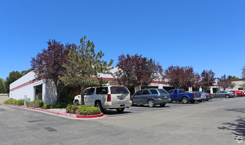 Primary Photo Of 1039 Serpentine Ln, Pleasanton Light Distribution For Lease