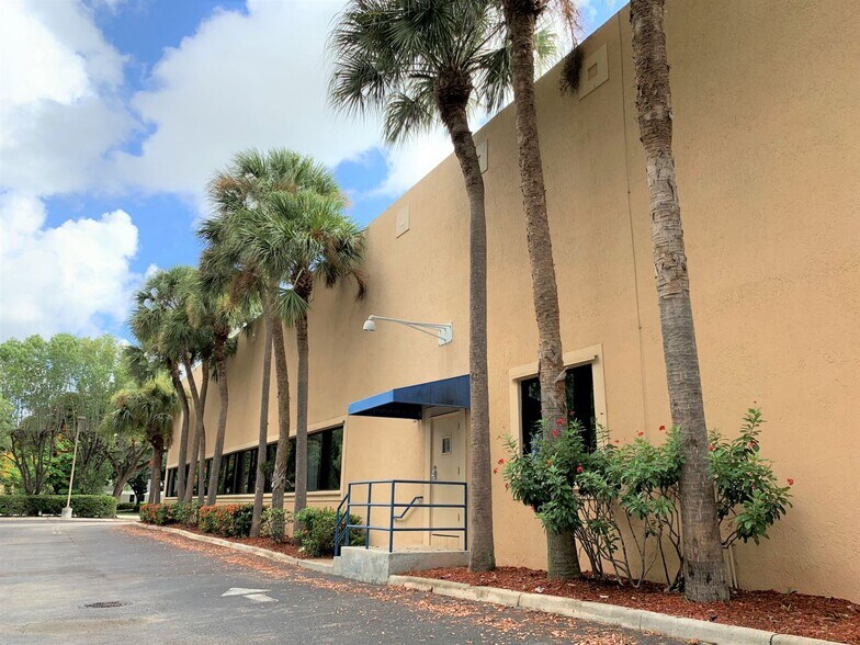 More Photos Of 1455 W Newport Center Dr, Deerfield Beach Warehouse For Sale