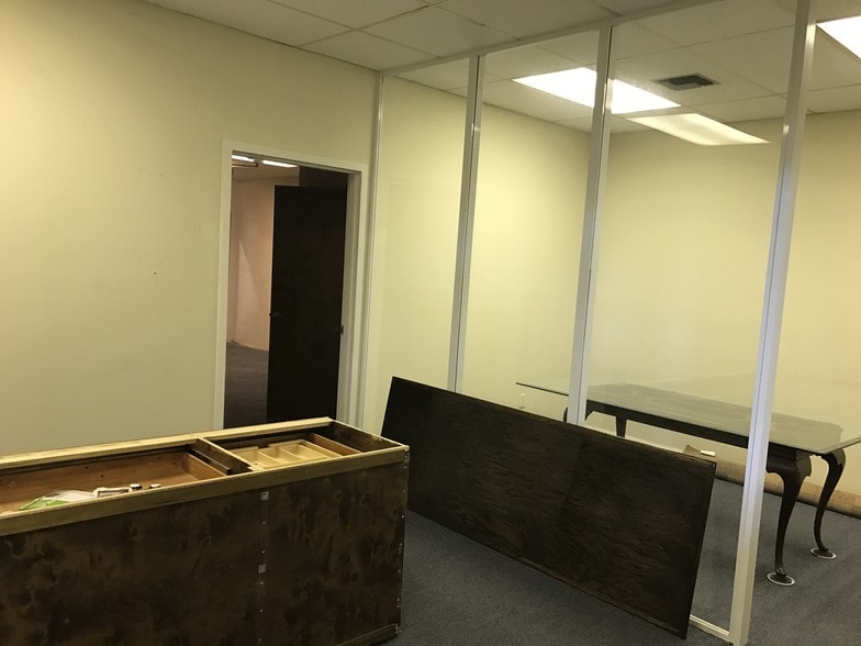 More Photos Of 3300 S Congress Ave, Boynton Beach Showroom For Lease
