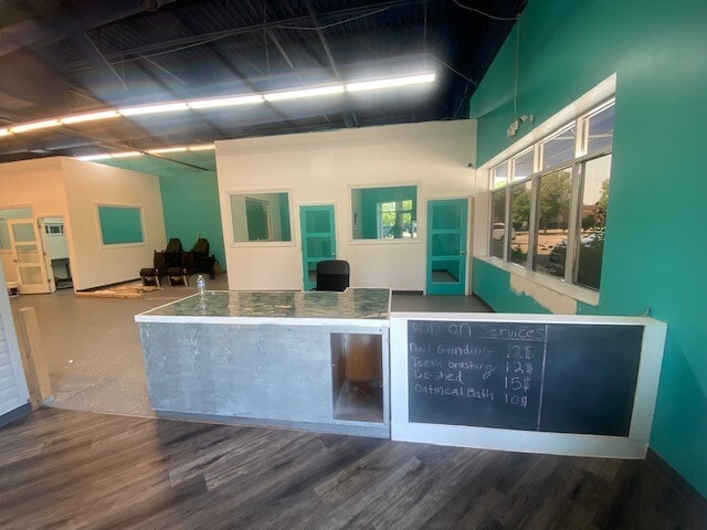 More Photos Of 11175 N Commerce Dr, Champlin Unknown For Lease