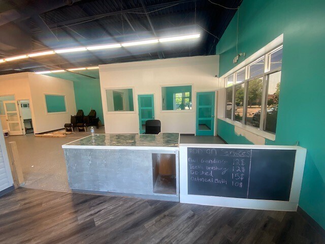 More Photos Of 11175 N Commerce Dr, Champlin Unknown For Lease