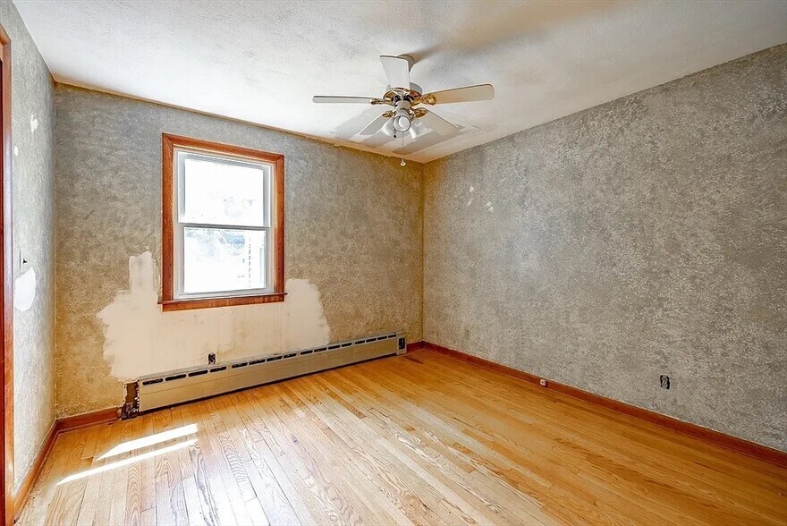 More Photos Of 95 Baskin Dr, Chicopee Office Residential For Sale