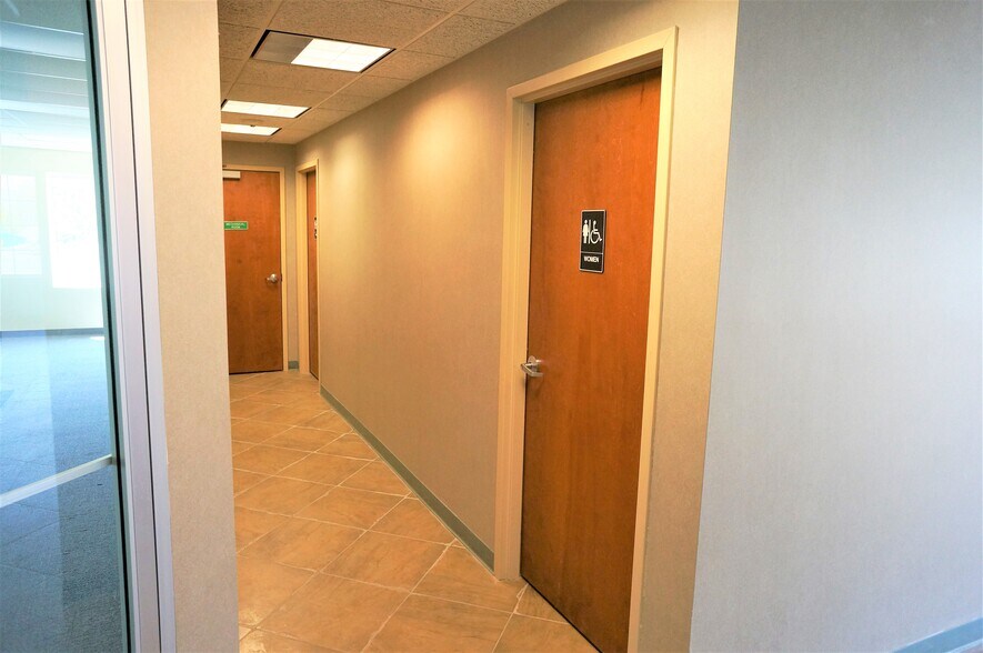 More Photos Of 47 US Highway 206, Augusta Office For Lease