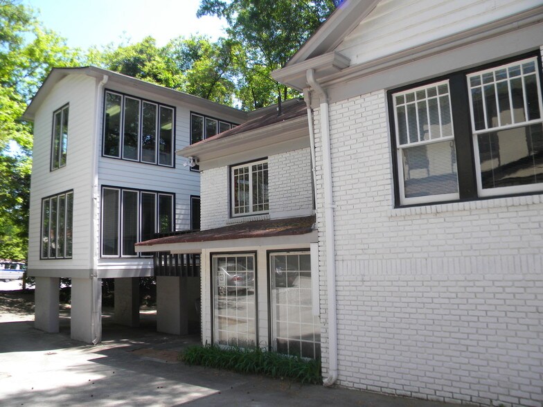 More Photos Of 3091 E Shadowlawn Dr, Atlanta Storefront Retail Office For Lease