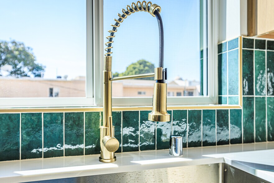 More Photos Of 2424 S West View St, Los Angeles Apartments For Sale