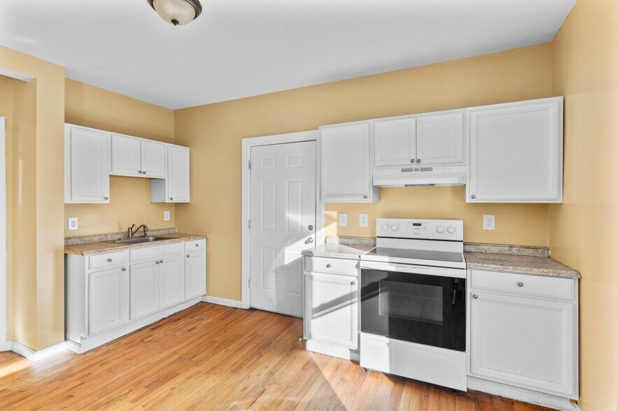 More Photos Of 701-703 S Main St, Waterbury Apartments For Sale