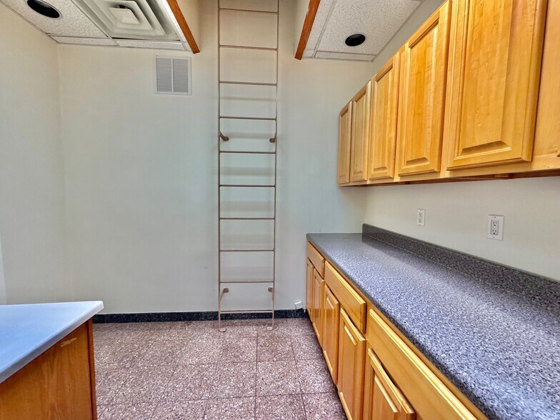 More Photos Of 858 62nd St, Brooklyn Warehouse For Sale