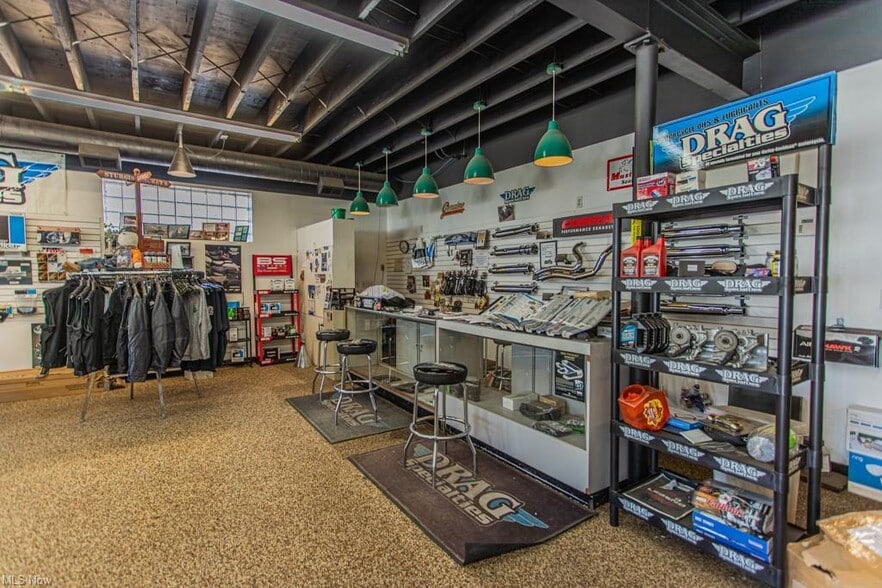 More Photos Of 2362 S Canal St, Newton Falls Storefront For Sale