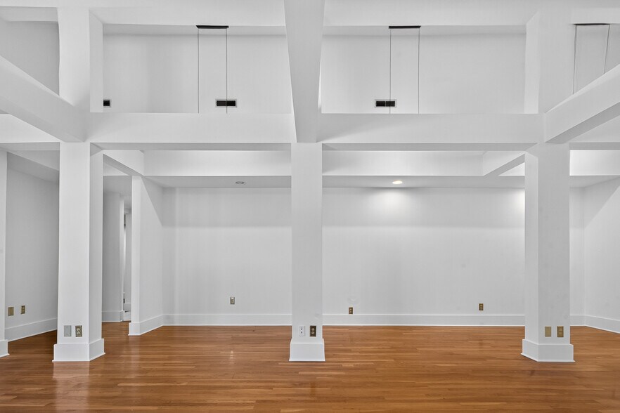 More Photos Of 112 W Doty Ave, Summerville Coworking Space
