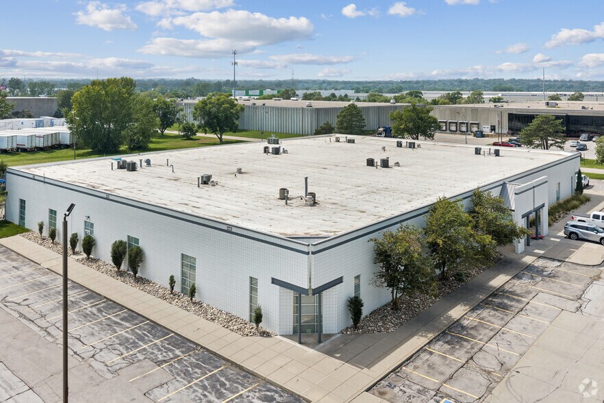 More Photos Of 6240 Abbott Dr, Omaha Distribution For Lease