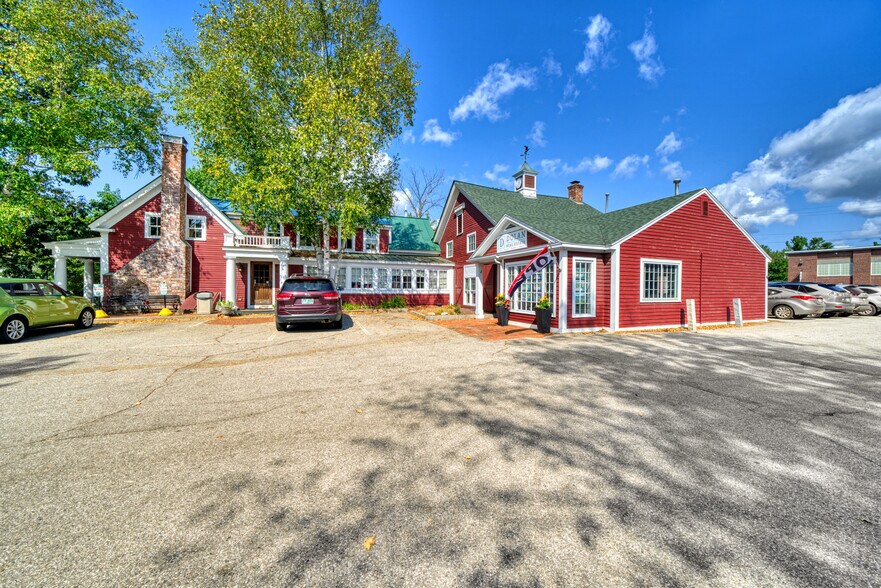 More Photos Of 207-209 Main St, New London Freestanding For Sale