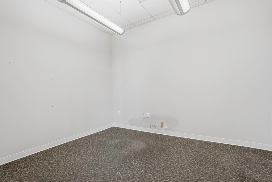 More Photos Of 625 Main St, Fitchburg Office Residential For Lease