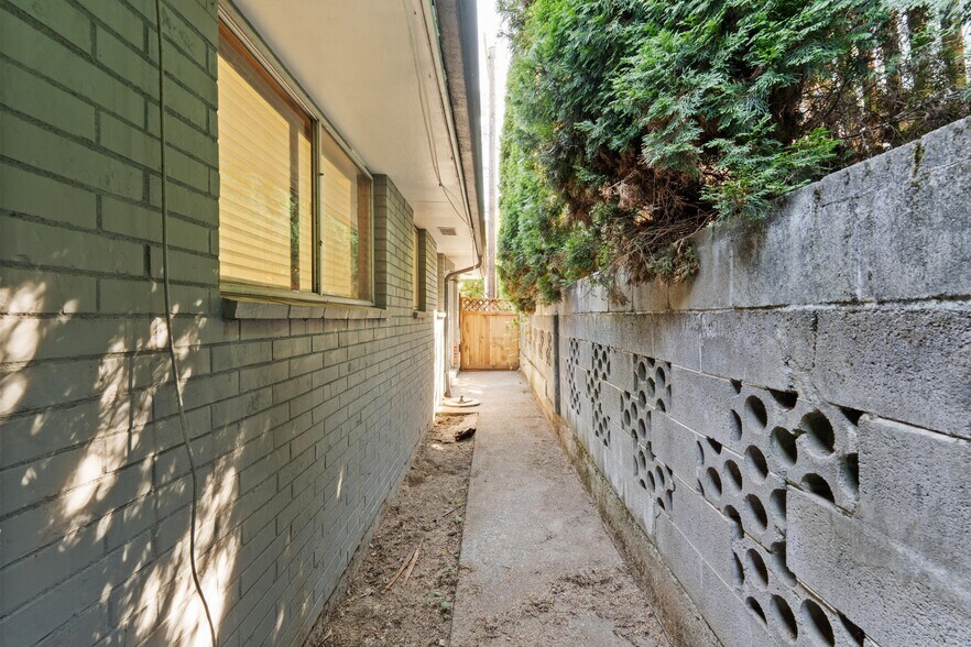More Photos Of 2507-2525 SE Monroe St, Portland Apartments For Sale