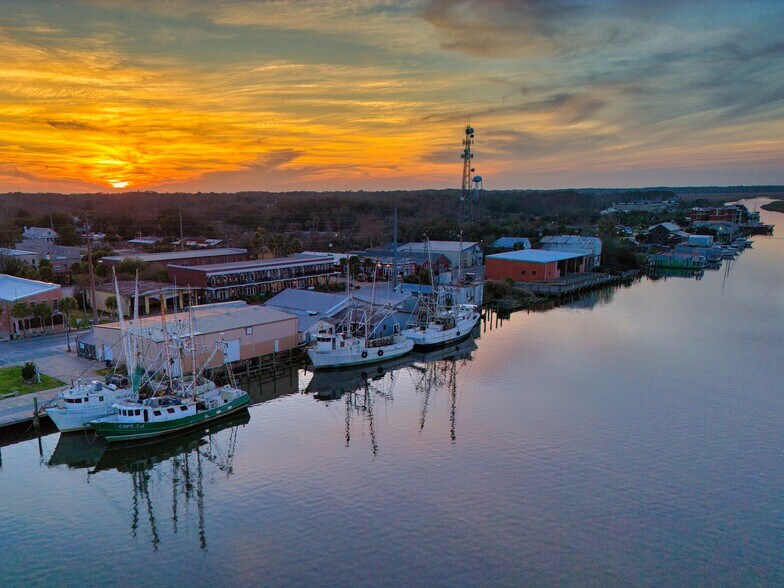 More Photos Of Market Street, Apalachicola Land For Sale