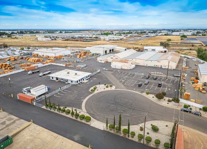 More Photos Of 8180 Industrial Pky, Sacramento Industrial For Lease