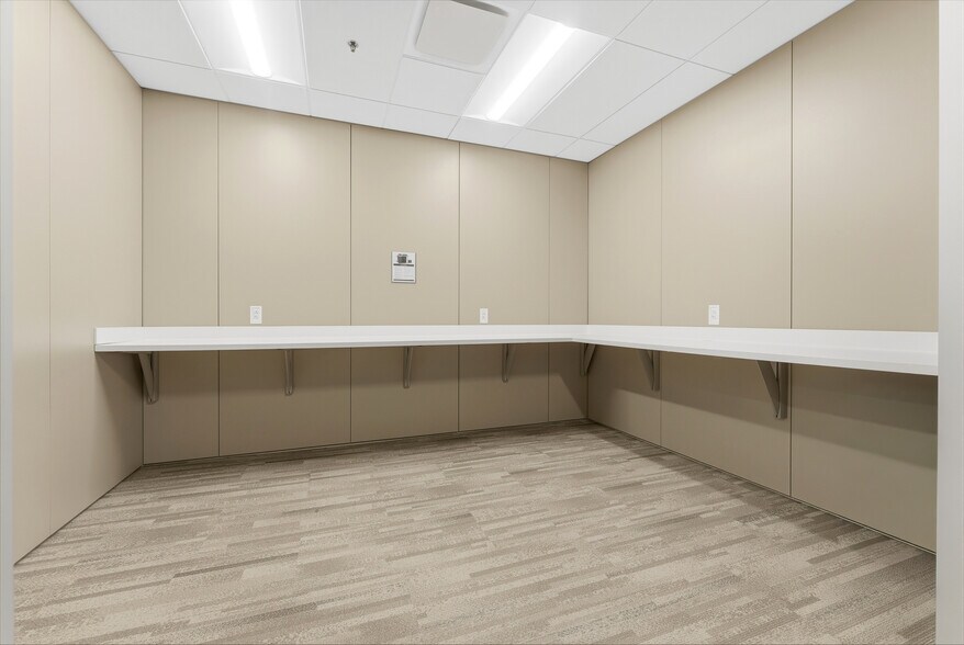 More Photos Of 423 Fortress Blvd, Morgantown Office For Sale