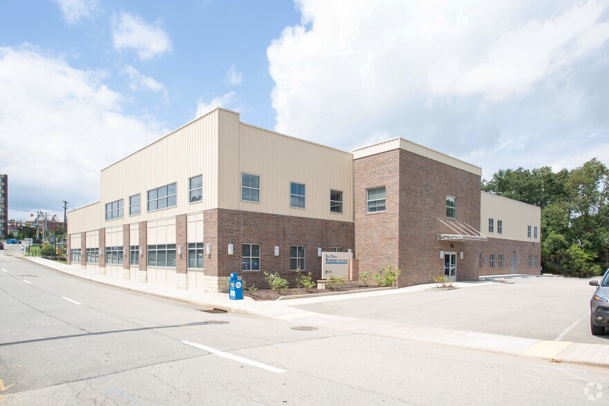 Primary Photo Of 142 W Main St, Uniontown Office For Lease