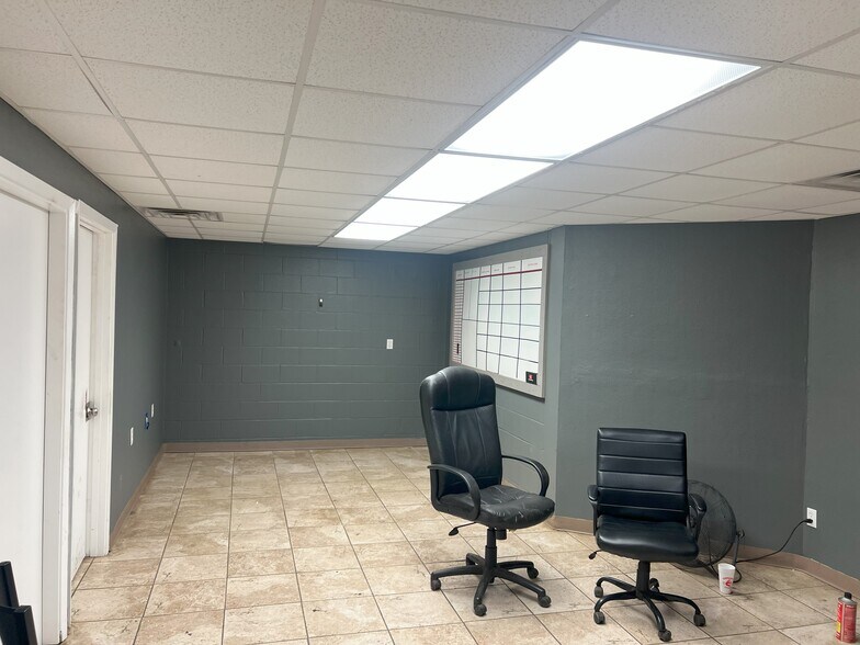 More Photos Of 5030 Flournoy Lucas Rd, Shreveport Manufacturing For Sale