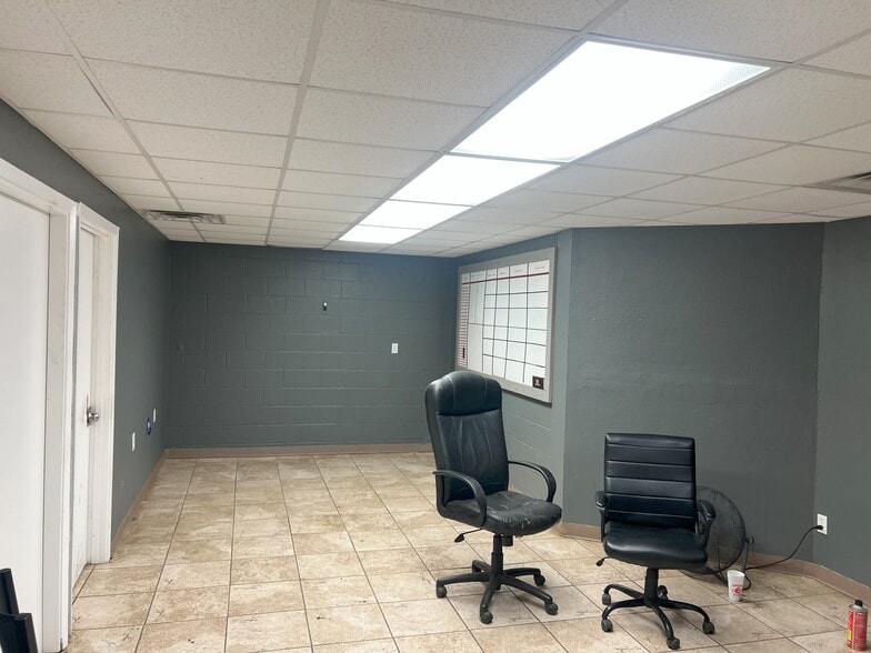 More Photos Of 5030 Flournoy Lucas Rd, Shreveport Manufacturing For Lease