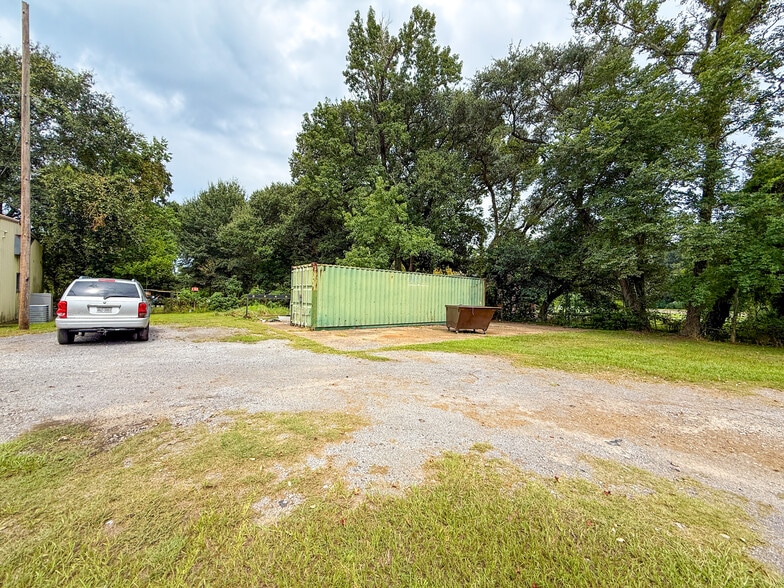 More Photos Of 2105 N Main St, Vidor Warehouse For Sale