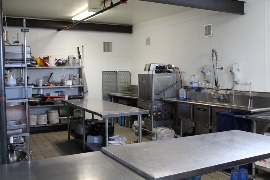 More Photos Of 231 E Main St, Trinidad Bar For Sale