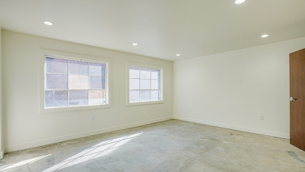 More Photos Of 2431 Eads St, Los Angeles Warehouse For Lease