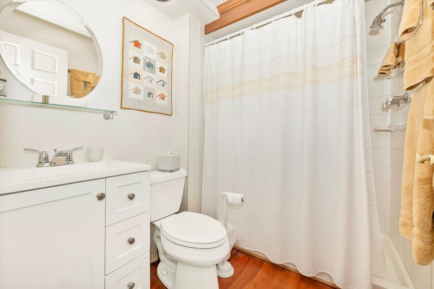 More Photos Of 806 Park Ave, Mount Airy Office For Sale