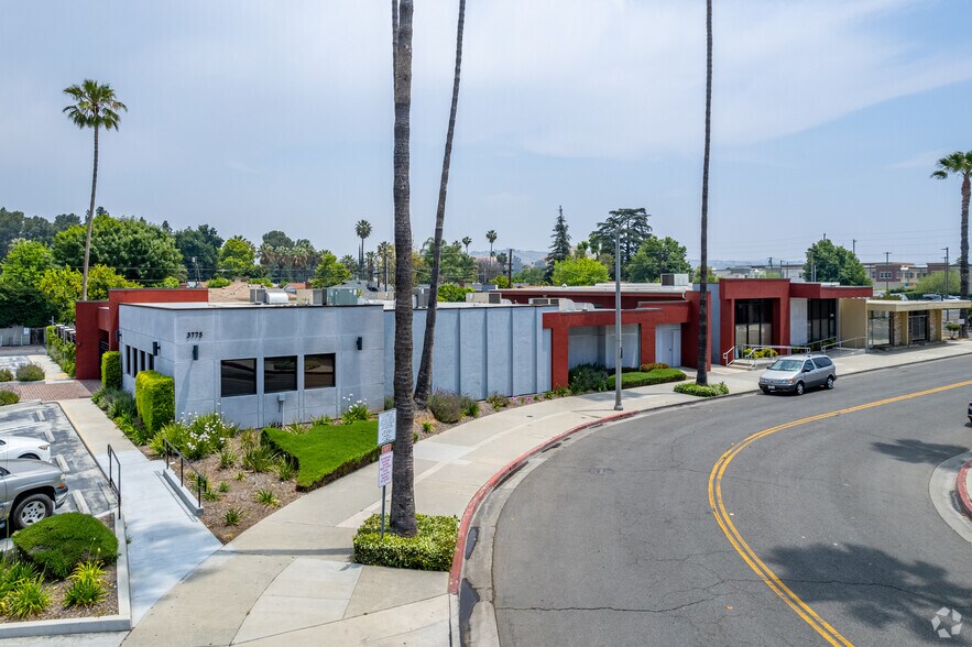 More Photos Of 3775 Elizabeth St, Riverside Office For Sale