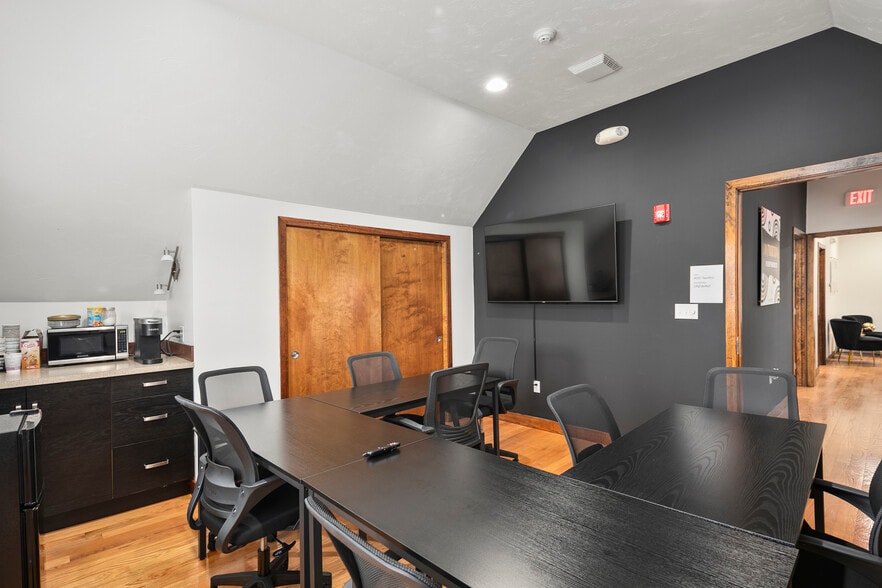 More Photos Of 109 Dean St, Taunton Medical For Sale