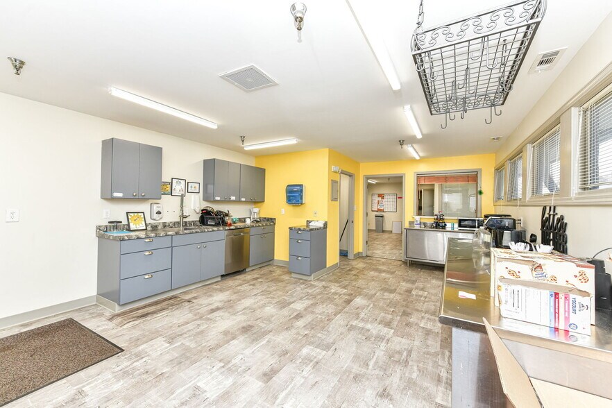 More Photos Of 1640 N Ritter Ave, Indianapolis Medical For Sale