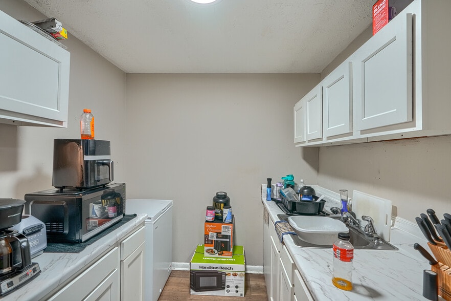 More Photos Of 5461 Cedonia Ave, Baltimore Apartments For Sale