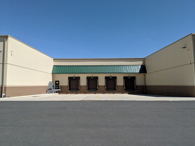 More Photos Of 20 Haypress Rd, Cranbury Warehouse For Lease