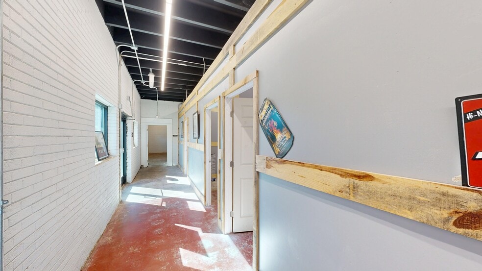 More Photos Of 112 Academy St, Fort Mill Freestanding For Lease