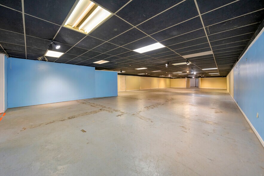 More Photos Of 10509 Dixie Hwy, Louisville Freestanding For Lease